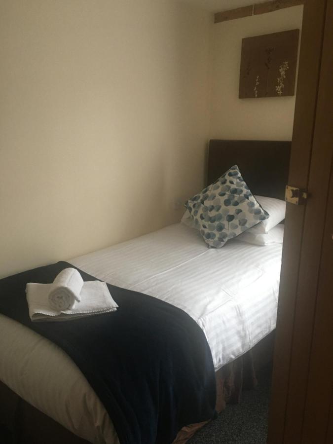 The Chequers Bed & Breakfast Royston  Luaran gambar